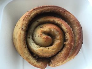 Cinnamon roll at Mimi's Cafe Vegan in Athens