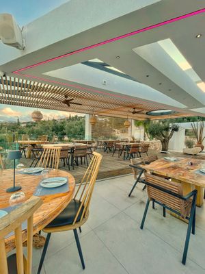 Modern & stylish at Orizontes in Zakynthos