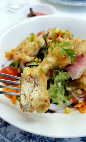 Soy chicken salad - close-up at Sunny Bowl in Seoul