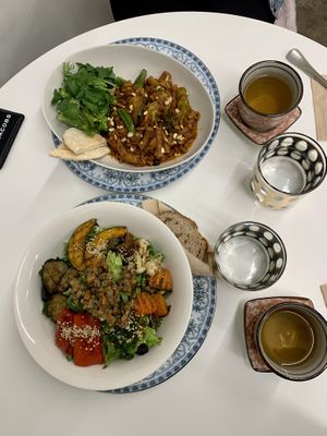 Sunny Bowl and Spicy Pasta at Sunny Bowl in Seoul