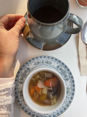 Complimentary tea and soup  at Sunny Bowl in Seoul