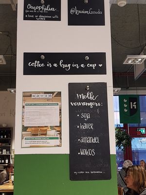 Plantbased milk options at Kruim in Gouda