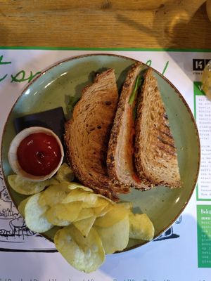 Avocado tosti (vegan) at Kruim in Gouda