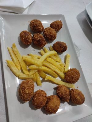 Croquetas setas at Tapería Esencia in Malaga