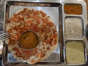 Tomato and Onion Uthappam (9,20€) - 4/5. at Saravanaa Bhavan in Berlin