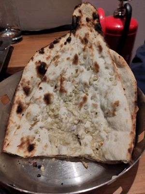 Vegan garlic naan at Saravanaa Bhavan in Berlin