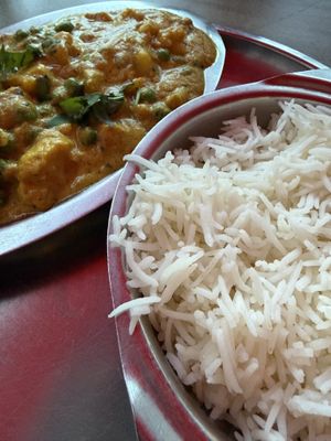 jain (religion) vegan pea & cauliflower dish  at Saravanaa Bhavan in Berlin