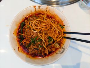 Vegane Sichuan Zajian Nudels at LIU Nudelhaus at Liu in Berlin