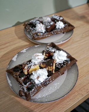 Sweet waffles (vegan) at Wake & Waffle in 