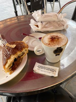   at La Pastelería Llisó in Valencia