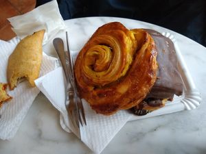  at La Pastelería Llisó in Valencia