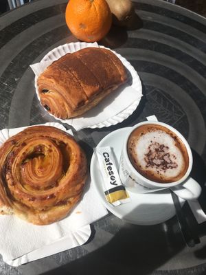   at La Pastelería Llisó in Valencia