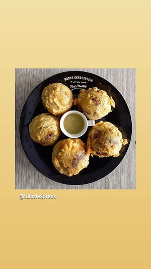 Papas rellenas at Tulasi Express in Santa Rosa De Cabal