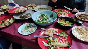 והאוכל עוד המשיך להגיע at Nasiba in Buqata