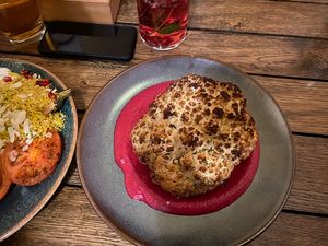 cauliflower with red hummus   at Makom in Vienna