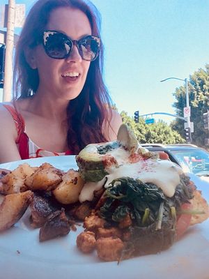 Brunch Florentine 👌🏻 at Sage Bistro and KindKreme in Los Angeles