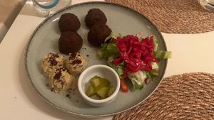 Falafel, hummus, greens, pickles at Kumin Vegan Lezzetler in Istanbul