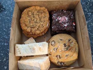 Cookie box at Botanical Bakeshop in Milan