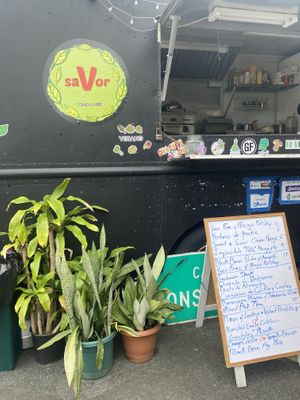 El camión   at saVor in San Juan