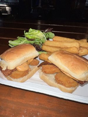 had the impossible chikn sliders w sweet plantains and spicy mayo 🤤 by far my fav thing that i’ve eaten in puerto rico. the place is super cute and there are benches you can s at saVor in San Juan