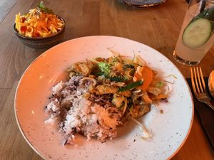 W4 from the Lunch menu: Tofu and vegetables plus side salad and Ginger Beer  at Quan36 in Hamburg