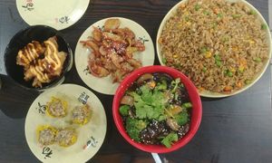 Complete delicious meal (mushrooms, pork, duck, siu mai & rice) at Vegsu in Panama City