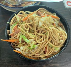 Chow mein  at Vegsu in Panama City