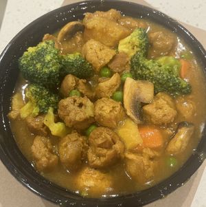 Curry 🤍🌱  at Sunflower Vegetarian Restaurant in Vienna