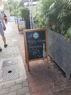 Vegan burger advertised at Borracheiros in Funchal