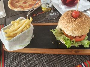 Vegan burger and chips at Borracheiros in Funchal