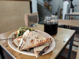 Gringa meca con un pico de gallo 🐓 riquísimo at LunchV - Delivery Only in Mexico City