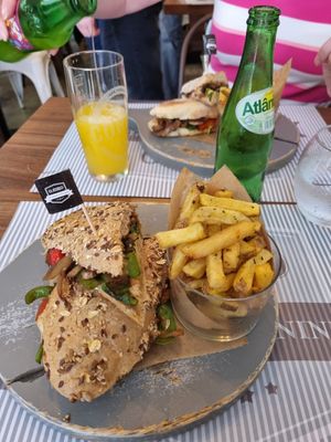  at O Giro in Funchal