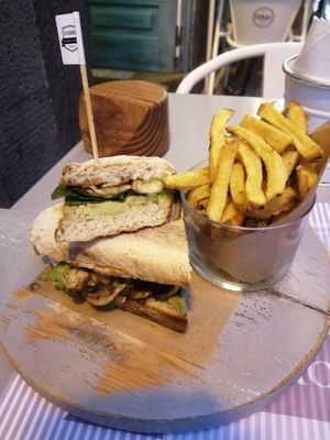  at O Giro in Funchal