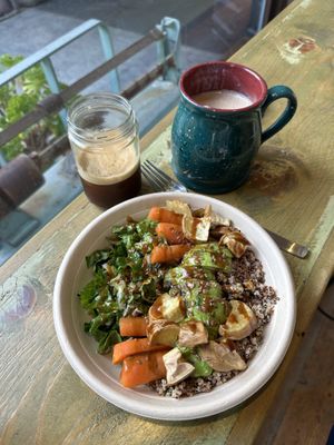 Bliss Bowl, Smoothie und Iced Coffee  at City Bliss in Athens