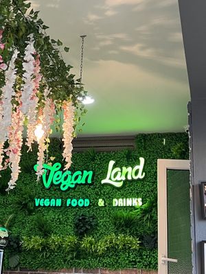 🌱✌🏻  at Veganland in Frankfurt