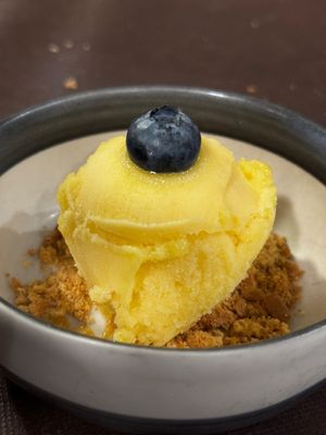 Xeado de maracuyá con galleta vegana at Albaroque in Carballo