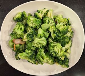 Broccoli with Garlic at Din Tai Fung - Washington Square in Tigard