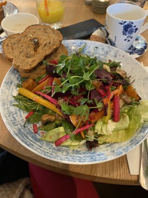 Vegan salad with roasted veggies instead of goat cheese  at Café Willem Albert in Groningen