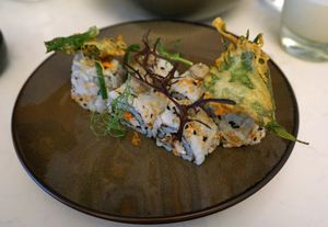 Shizo/sesame uramaki at brEAThe Restaurant | Sushi végétal à Paris in Paris