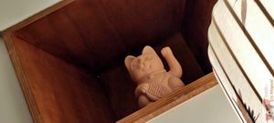 Décoration with lucky cat at brEAThe Restaurant | Sushi végétal à Paris in Paris