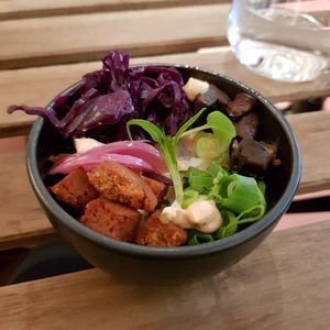 Domburi at brEAThe Restaurant | Sushi végétal à Paris in Paris