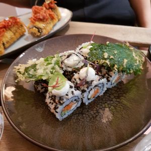 Uramaki at brEAThe Restaurant | Sushi végétal à Paris in Paris