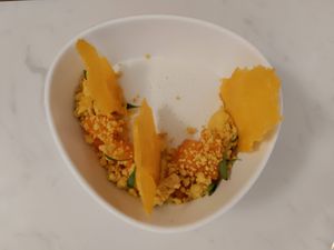Mango pana cotta at brEAThe Restaurant | Sushi végétal à Paris in Paris