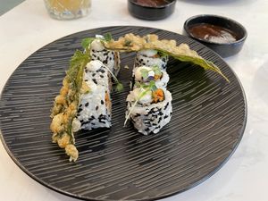 Uramakis at brEAThe Restaurant | Sushi végétal à Paris in Paris