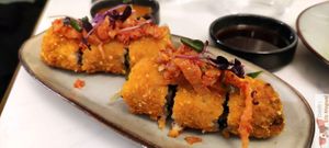 LE CRISPY TAMAGO KIMCHI at brEAThe Restaurant | Sushi végétal à Paris in Paris