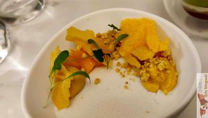 COCO, MANGO, CURRY  at brEAThe Restaurant | Sushi végétal à Paris in Paris