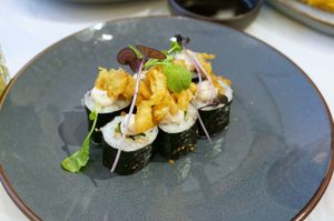 Uramaki: Le Bleu at brEAThe Restaurant | Sushi végétal à Paris in Paris