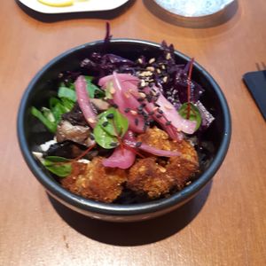 Donburi at brEAThe Restaurant | Sushi végétal à Paris in Paris