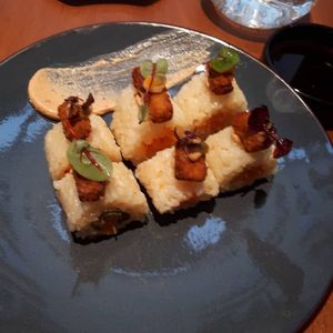 Makis ( les deuxièmes sur le menu) at brEAThe Restaurant | Sushi végétal à Paris in Paris