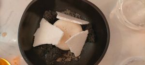 Dessert sésame noir/yuzu at brEAThe Restaurant | Sushi végétal à Paris in Paris